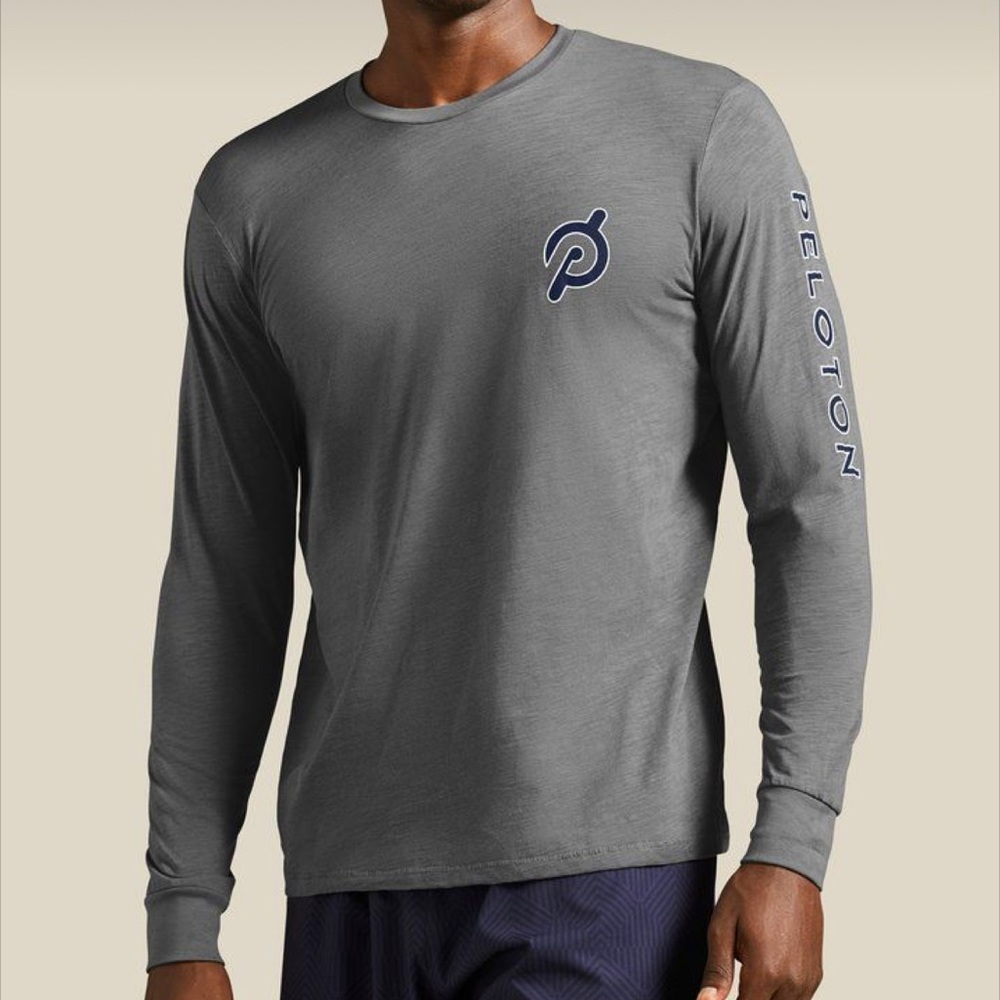 Peloton Long Sleeve Logo Tee Size Small Gender Neutral Gray‎